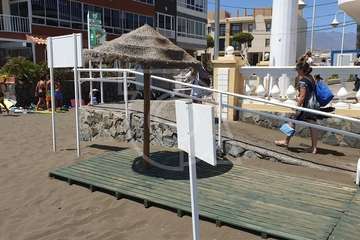 Espacio reservado para personas con movilidad reducida en Salinetas (Foto TA)